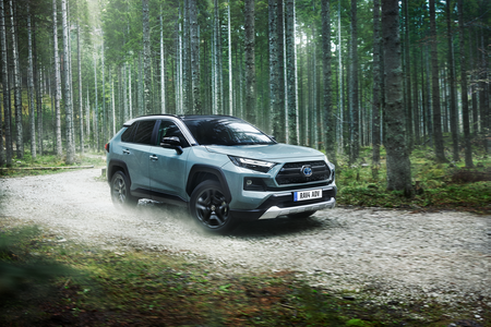 Toyotarav4electrichybridadventure1