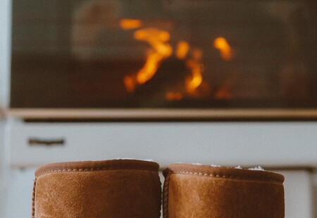 Estas botas UGG son lo más práctico para tener los pies calentitos cuando bajan las temperaturas y además están rebajadísimas