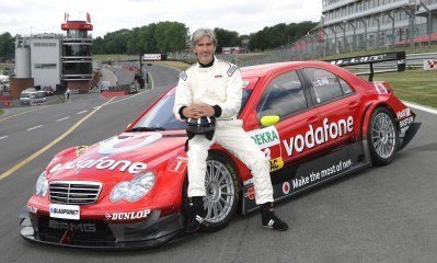 Damon Hill prueba el Mercedes del DTM