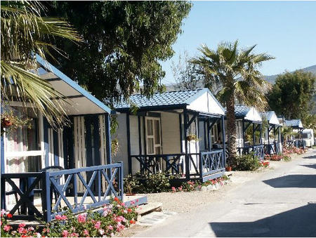 'Bungalow feliz' en los campings de la Costa Tropical: se ofrecen estancias sin coste para familias en paro con niños