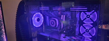 “A sala parecia uma sauna”: para evitar derreter na frente do PC e de sua RTX 5090, esse gamer criou um sistema de resfriamento genial 
