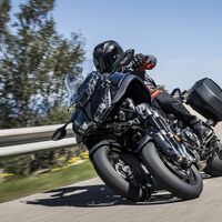 China copió primero a Honda y Ducati. Ahora han fusilado al Citröen 2CV para crear el invento más surrealista: un triciclo radical  