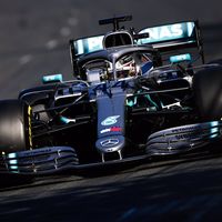 Lewis Hamilton destapa las miserias de Ferrari: pole position, récord del circuito y medio segundo a Vettel