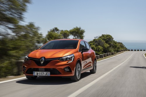 Probamos el nuevo Renault Clio: el eterno utilitario viene ahora con 'tablet' integrada y tendrá versión híbrida y de GLP