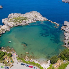La piscina natural que apodan el 'Ojo Azul de Cantabria', una escapada deliciosa para hacer en Semana Santa