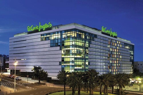 Mizuno a mitad de precio: El Corte Inglés comienza a liquidar camisetas, sudaderas y más desde 12 euros en su outlet