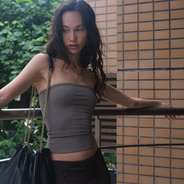 Las sandalias japonesas de lujo que mejor combinan con prendas minimalistas este verano (y todos los demás), rebajadas