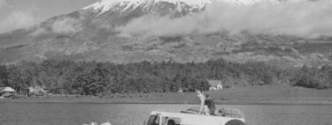 Se fueron de luna de miel en un Ford anfibio convertido en camper y acabaron recorriendo medio mundo durante una década, sin GPS y con su perra a bordo