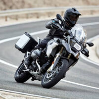 Rodolfo Martínez, experto en motos: “el freno trasero no sirve para frenar, sino para estabilidad. El truco es presionarlo en plena curva”
