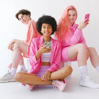 Cómo influyen las redes sociales en la autoimagen de los adolescentes y cómo ayudarlos como padres 