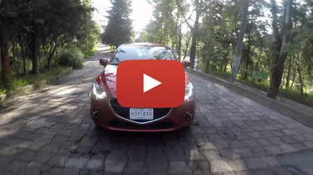 Mazda 2 Sedán, videoprueba: Estuvo entre nosotros por años, pero por fin se deja ver como lo que en verdad es