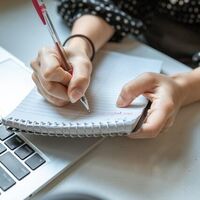 ¿Emprender a partir de los 50 años puede ser una salida laboral?