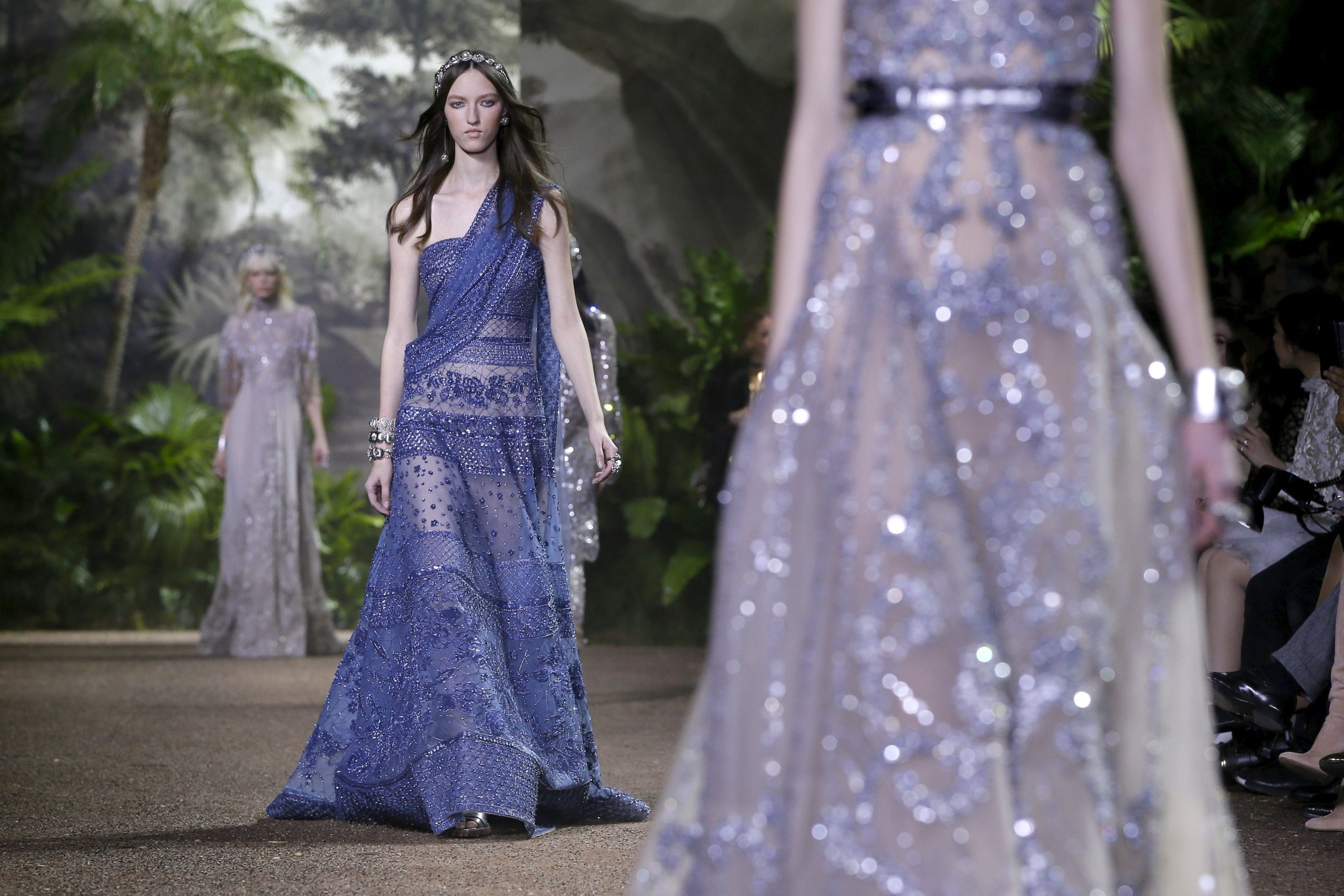 El cuento de hadas de Elie Saab en su desfile Primavera-Verano 2016 Alta Costura