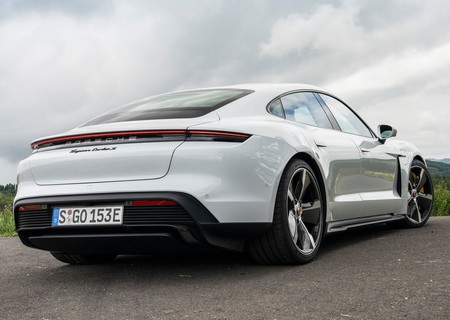 Porsche Taycan Turbo S 2020 1280 92