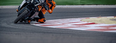 Llevo toda la vida montando en moto y hay cinco cosas que nadie me contó. Las aprendí a base de golpes, y son el manual del buen motero