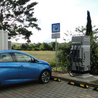 E-STOR es la solución de Renault para ofrecer carga rápida a sus eléctricos en lugares remotos