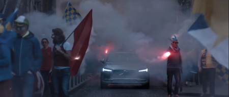Este video de Zlatan y el Volvo V90 es justo con lo que querías iniciar tu jornada futbolera