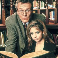 El reparto de 'Buffy, cazavampiros' se despide de Anthony Head tras su muerte: "Era amable, sabio y un guía en tiempos difíciles" 