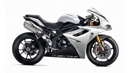 Triumph Daytona 1050, para ponernos los dientes largos