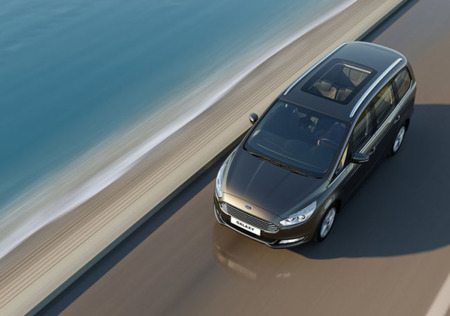 Ford Galaxy 2016 800x600 Wallpaper 03