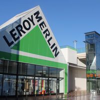 Leroy Merlin tiene un kit solar para balcones, que se instala sin obras y con el que consigues luz gratis para casa