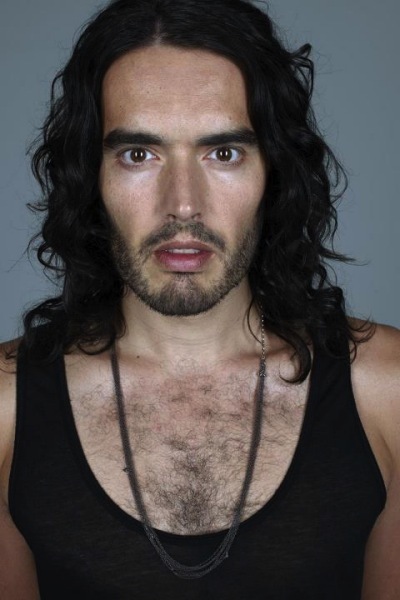 Russell Brand recula: si es que no se puede ser tan desaborido