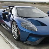Se supone que está prohibido, pero un Ford GT 2017 se subastó en más de 1.6 millones de dólares