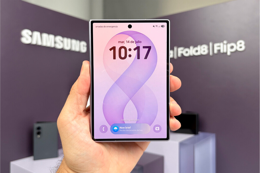 El nuevo plegable pasaporte de Samsung no es barato pero MediaMarkt ya te lo deja por 270 euros menos