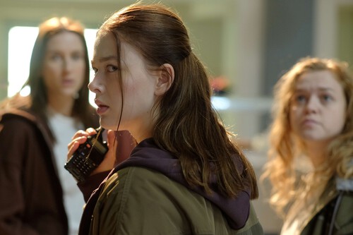 Creíamos que esta saga de fantasía romántica esta muerta, pero estaba de parranda. 'Fallen' vuelve en breve con una nueva adaptación en serie