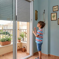 Leroy Merlin vende una solución para abrir y cerrar a diario las persianas aunque estemos fuera de casa 