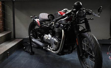 Triumph Korossi Stripped Garage Icon 2020