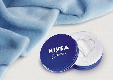 Roger Nebot Farmaceutico La Nivea Del Bote Azul No Es Recomendable Como Crema Antiarrugas No Responde A Las Necesidades Reales De La Piel Del Rostro A Partir De Los 40 50 Anos