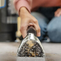 Si tienes mascotas y tu sofá, colchón o asientos del coche necesitan un milagro, apunta este inventazo: deja todo como nuevo y es barato