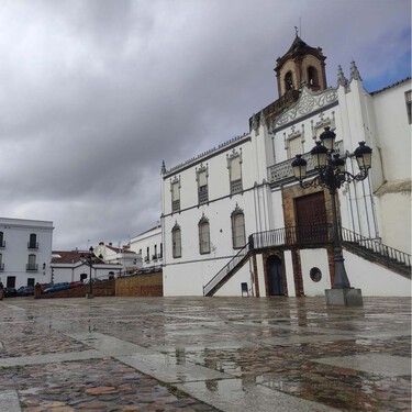 Este pueblo de Extremadura lo tiene todo: desde uno de los mejores conjuntos históricos de la región hasta reserva Starlight 