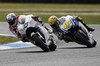 Stoner vence en casa acompañado de Rossi y Pedrosa. Lorenzo se fue al suelo en la primera curva