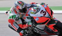Superbikes San Marino 2010: Max Biaggi allana aún más el camino al título y gana la primera carrera
