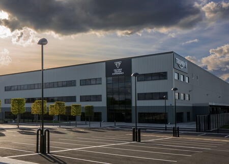 Triumph Adquiere Oset Bikes 002