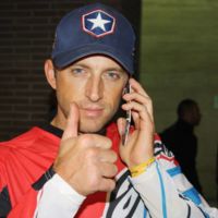 Un año después del grave accidente, Kenny Noyes sigue con su recuperación para volver a montar en moto