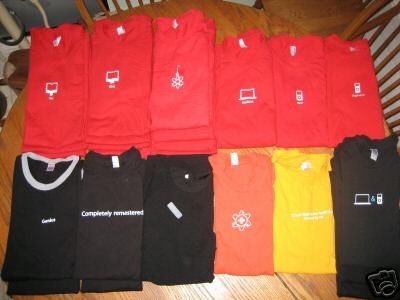 Se subastan en eBay 25 camisetas de empleados de Apple Stores