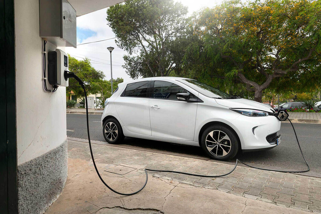 Cuánto cuesta cargar un coche eléctrico con las tarifas de la luz que hay en España en 2022