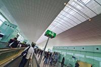 ¿Cómo llegar al aeropuerto de Barcelona durante la noche? 