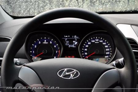 hyundai_elantra_22.jpg