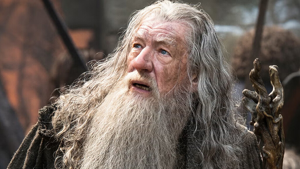 Ian McKellen confirma que le quieren de vuelta como Gandalf en la nueva película de 'El señor de los anillos', pero aún no lo ve muy claro: "Mejor que se den prisa"