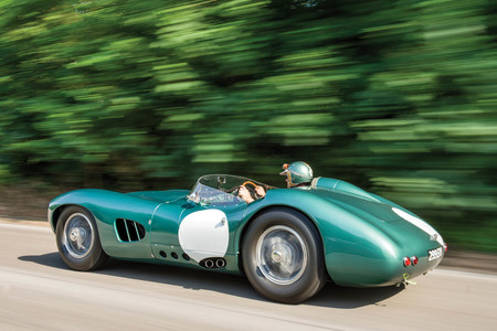 Este Aston Martin DBR1 que pilotó Stirling Moss puede rozar los 20 millones de dólares en subasta
