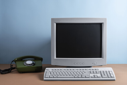 Vista De La Computadora Y La Tecnologia Retro