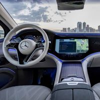 Mercedes hace historia al lanzar el primer coche que integra ChatGPT para facilitar la conducción