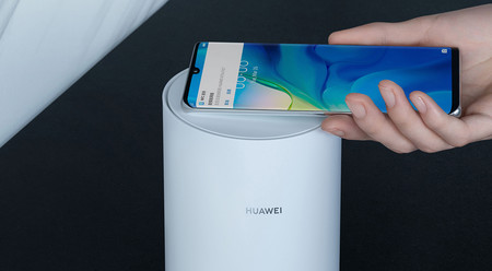 Adiós contraseñas, hola NFC: el nuevo router Huawei A2 te permite conectarte a la red WiFi acercando el móvil