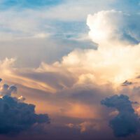 Los tipos de nubes llevan siglos siendo estudiados. Qué nos dice la forma y el color de estos fenómenos atmosféricos
