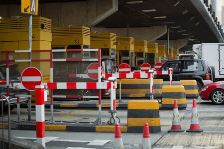 Los conductores que estarían exentos de pagar peaje en las carreteras de España, según la DGT