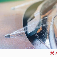 Por qué no debes usar agua del grifo en el depósito del limpiaparabrisas aunque parezca lo más barato y lógico